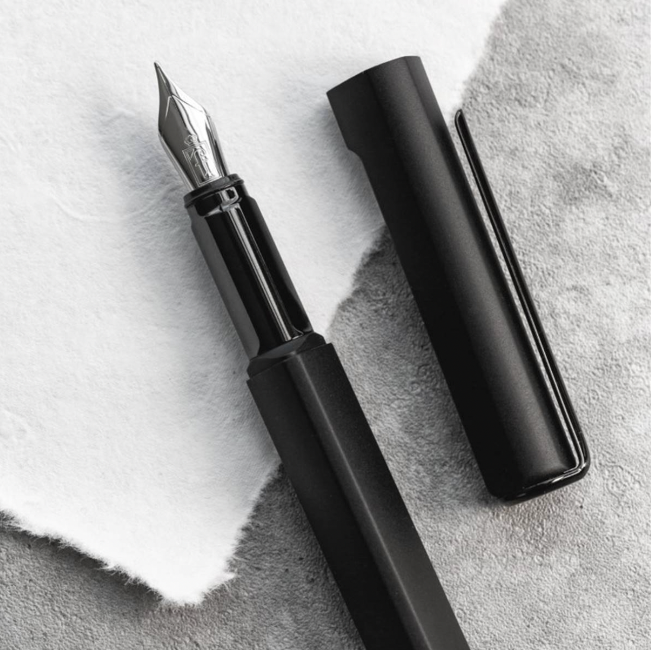 PININFARINA PF ONE FOUNTAIN BLACK